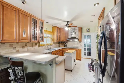 937 Elsie Avenue Gurnee IL 60031