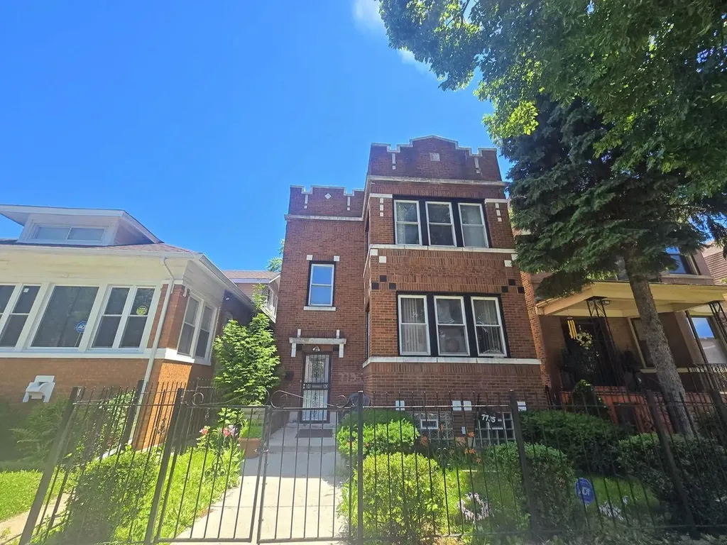 7735 South May Street Chicago IL 60620
