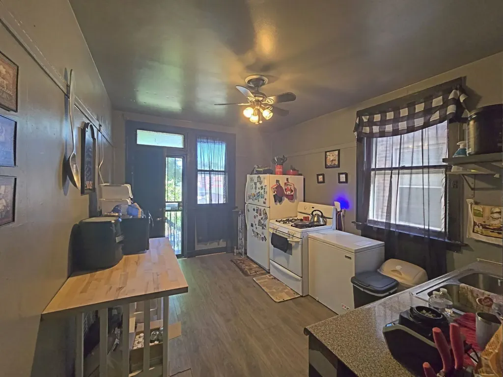 7735 South May Street Chicago IL 60620