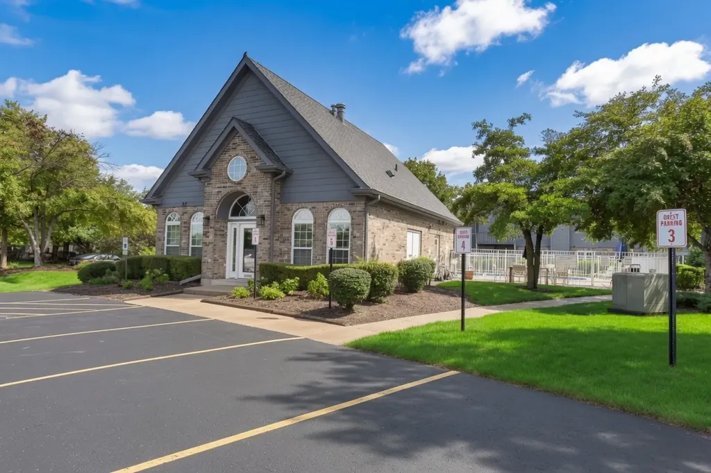 19 Foxcroft Road Naperville IL 60565