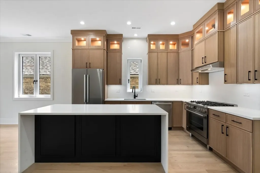 2023 West Augusta Boulevard Chicago IL 60622
