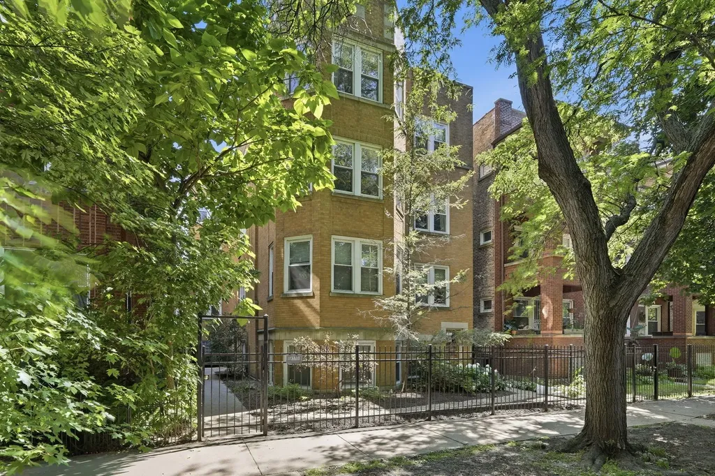 1733 West Catalpa Avenue Chicago IL 60640
