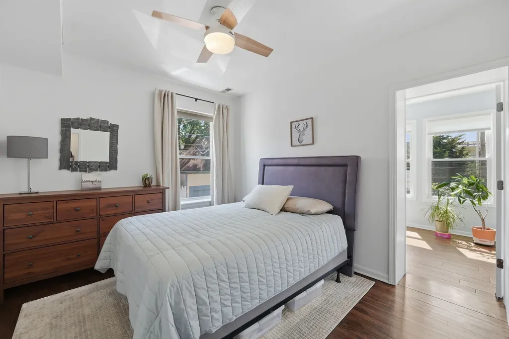 1733 West Catalpa Avenue Chicago IL 60640