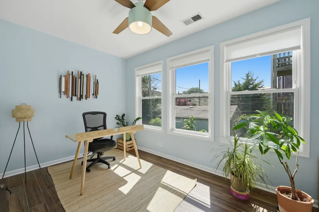 1733 West Catalpa Avenue Chicago IL 60640