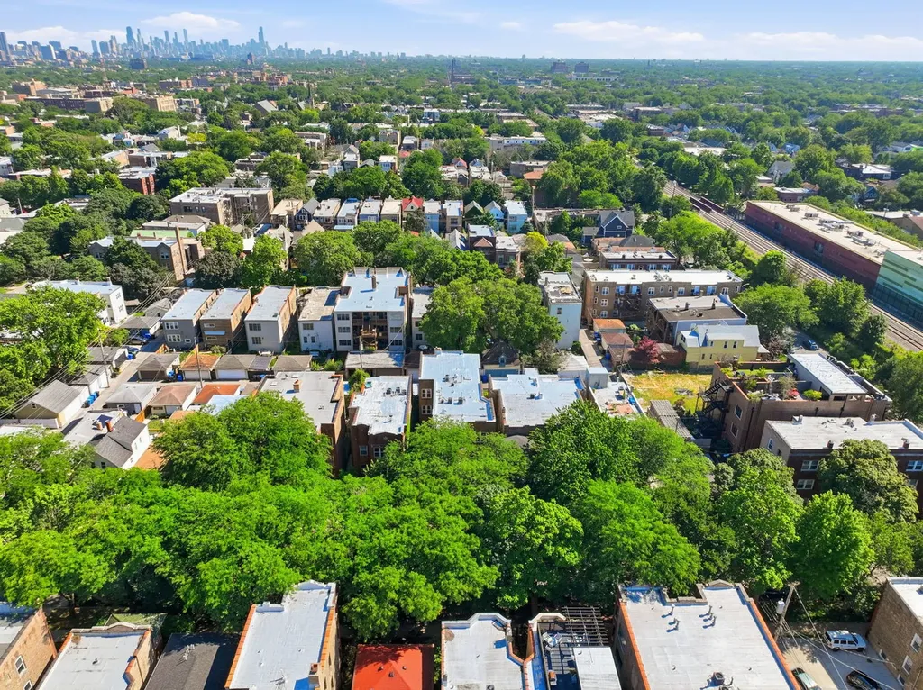 1733 West Catalpa Avenue Chicago IL 60640
