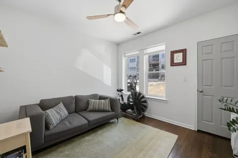 1733 West Catalpa Avenue Chicago IL 60640