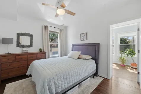 1733 West Catalpa Avenue Chicago IL 60640