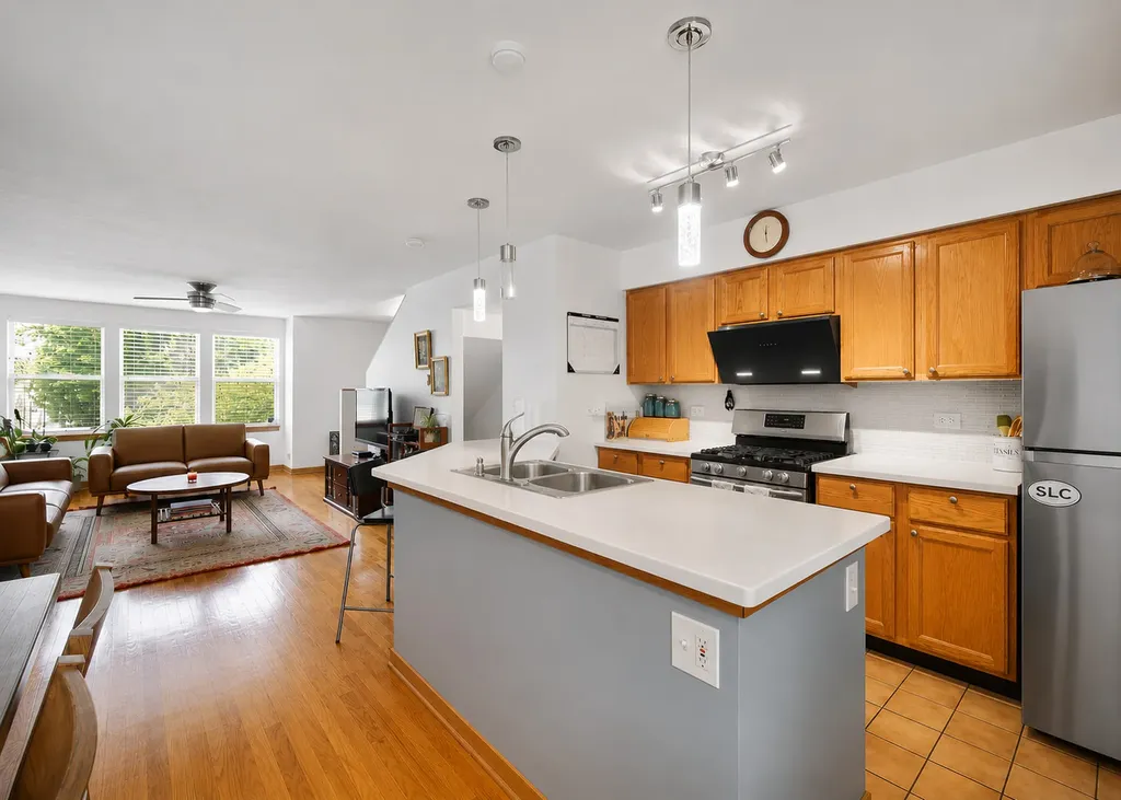 1009 East 61st Street Chicago IL 60637