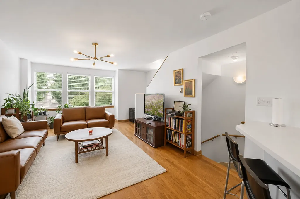1009 East 61st Street Chicago IL 60637