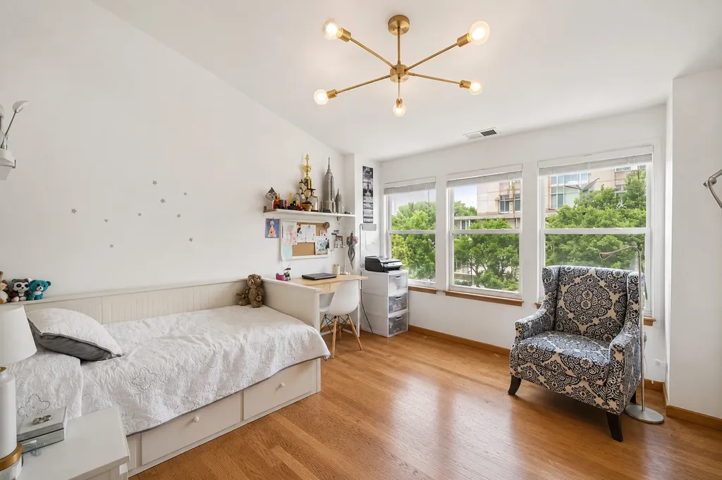 1009 East 61st Street Chicago IL 60637