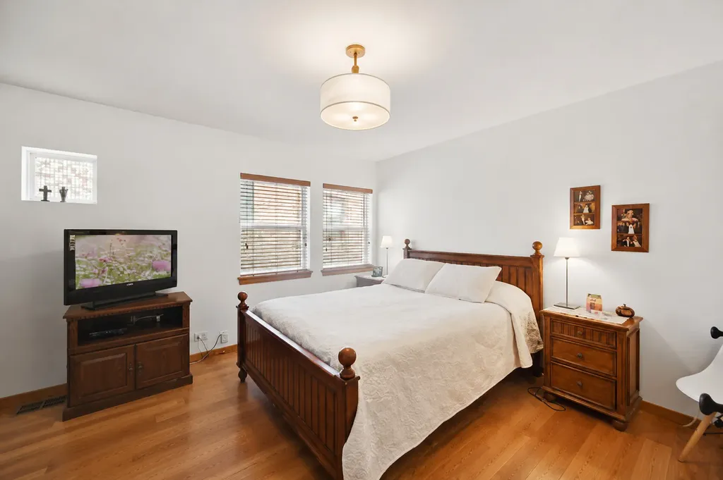 1009 East 61st Street Chicago IL 60637