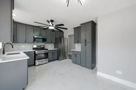 223 South Dante Avenue Glenwood IL 60425
