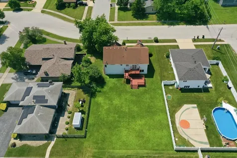 223 South Dante Avenue Glenwood IL 60425