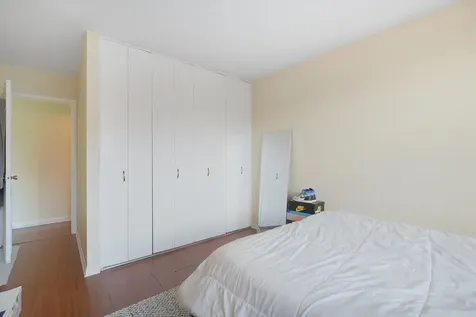 1555 North Sandburg Terrace Chicago IL 60610