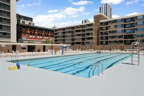 1555 North Sandburg Terrace Chicago IL 60610