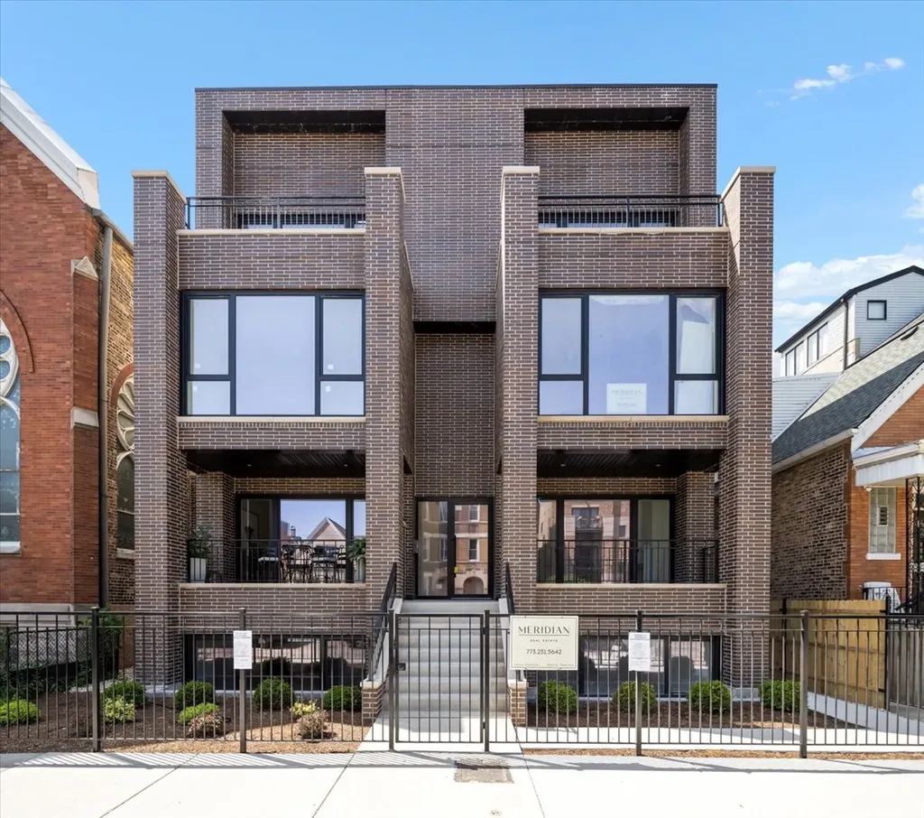 2023 West Augusta Boulevard Chicago IL 60622