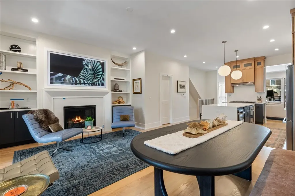 2023 West Augusta Boulevard Chicago IL 60622