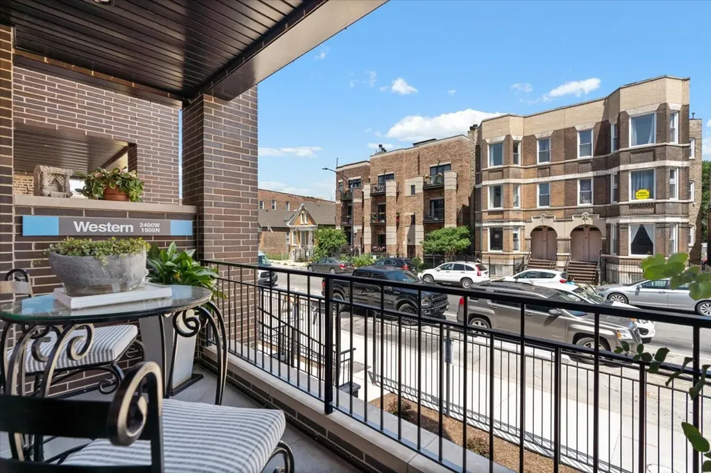 2023 West Augusta Boulevard Chicago IL 60622