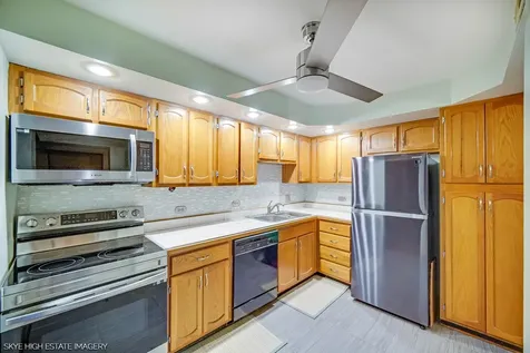 18315 Burnham Avenue Lansing IL 60438