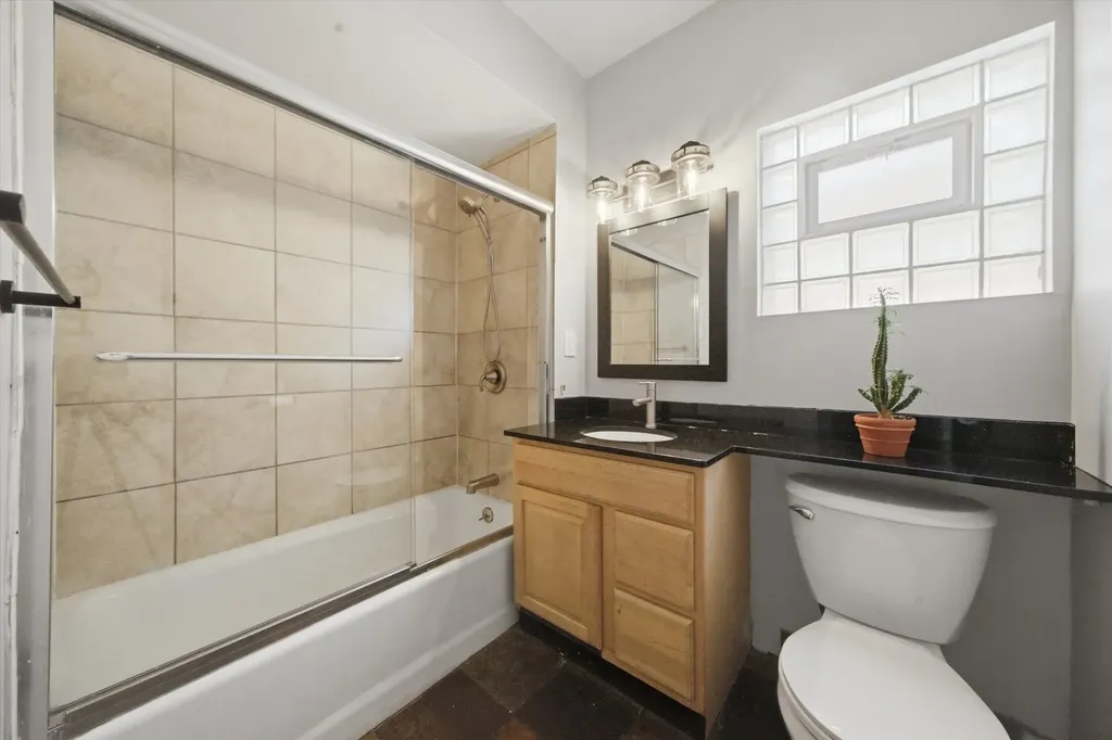 2928 North Mobile Avenue Chicago IL 60634