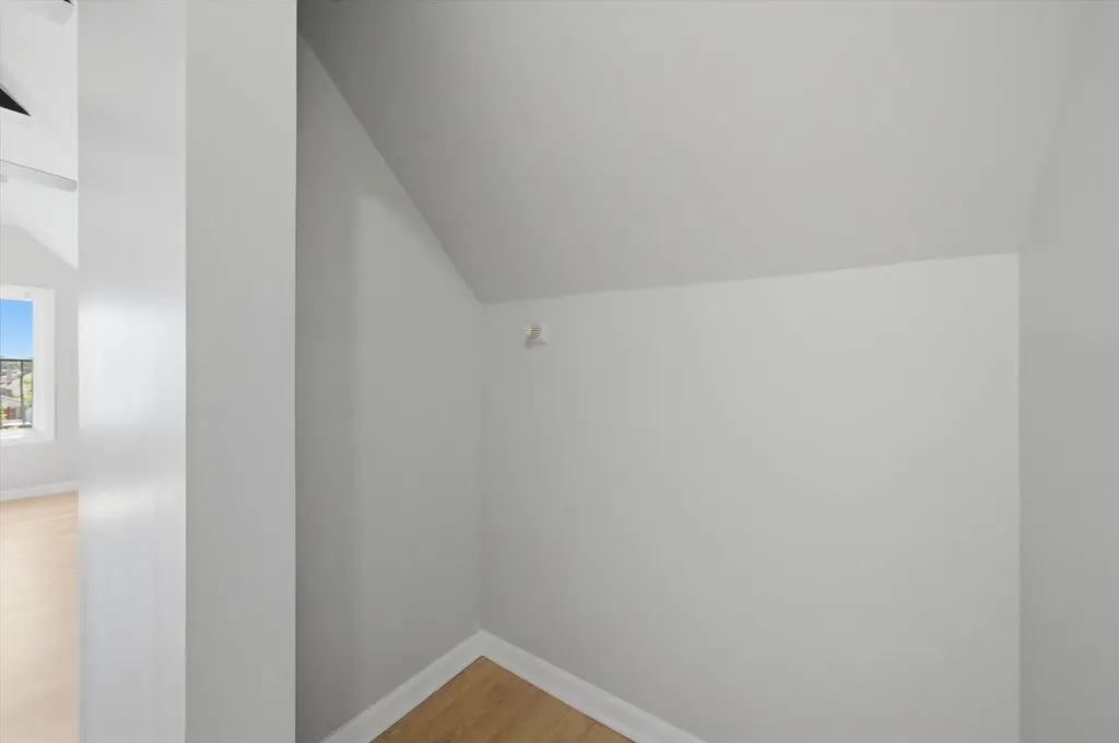 2928 North Mobile Avenue Chicago IL 60634