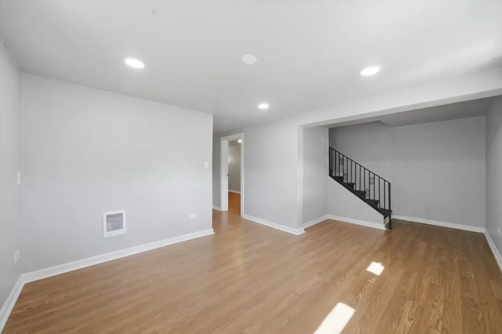 2928 North Mobile Avenue Chicago IL 60634