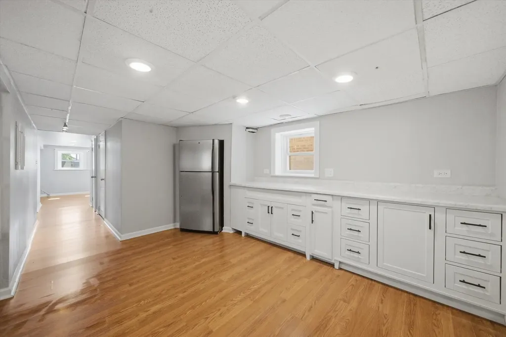 2928 North Mobile Avenue Chicago IL 60634