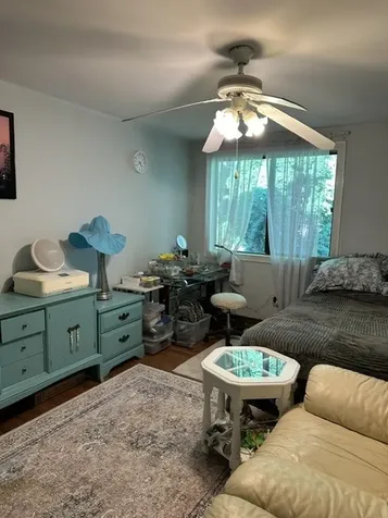 889 Oxford Place Wheeling IL 60090
