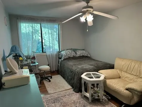 889 Oxford Place Wheeling IL 60090