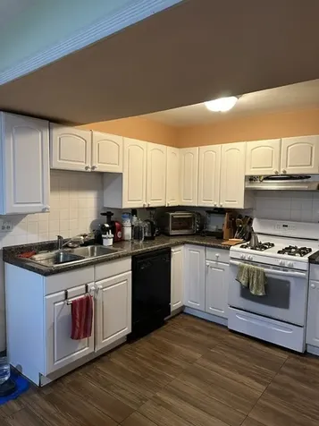 889 Oxford Place Wheeling IL 60090