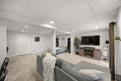 8200 Sierra Woods Court Carpentersville IL 60110