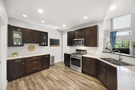 8200 Sierra Woods Court Carpentersville IL 60110