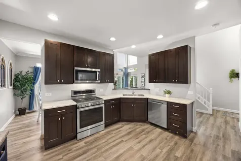 8200 Sierra Woods Court Carpentersville IL 60110