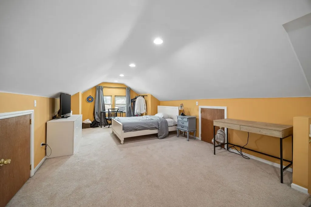 1725 East 84th Street Chicago IL 60617