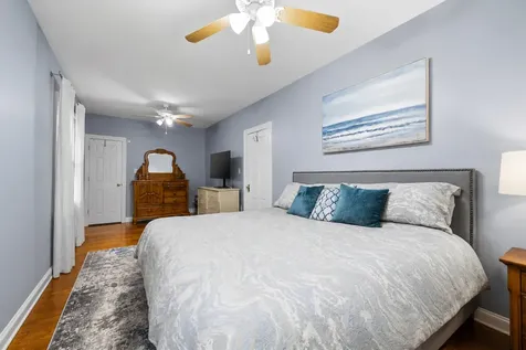1725 East 84th Street Chicago IL 60617
