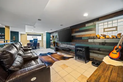 1725 East 84th Street Chicago IL 60617