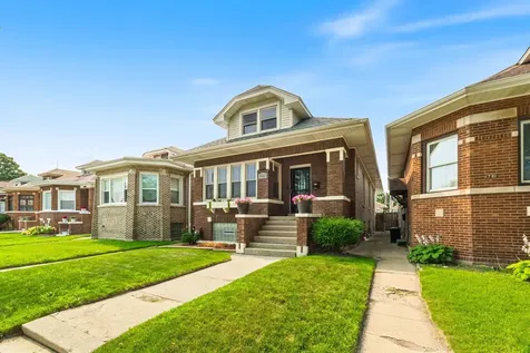 1725 East 84th Street Chicago IL 60617