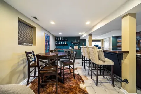 1725 East 84th Street Chicago IL 60617