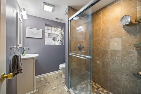 1725 East 84th Street Chicago IL 60617