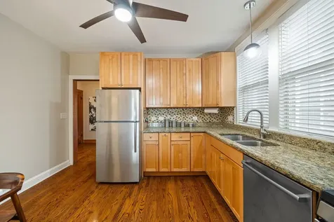 1725 East 84th Street Chicago IL 60617