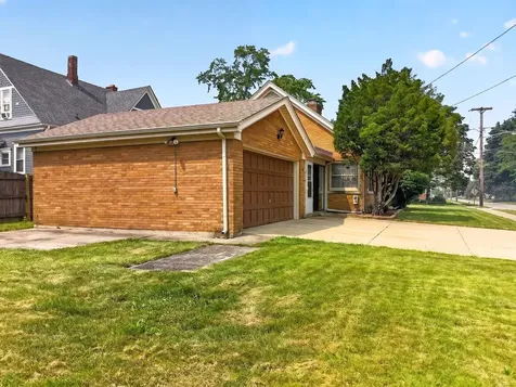 649 North Spring Street Elgin IL 60120