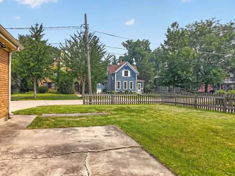 649 North Spring Street Elgin IL 60120