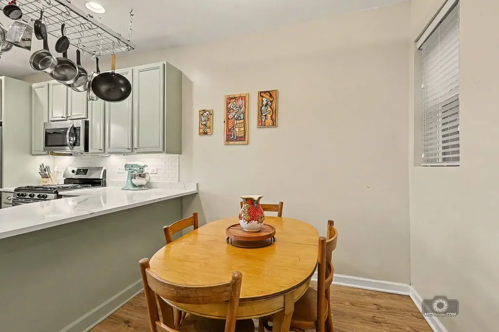 4704 North Sawyer Avenue Chicago IL 60625