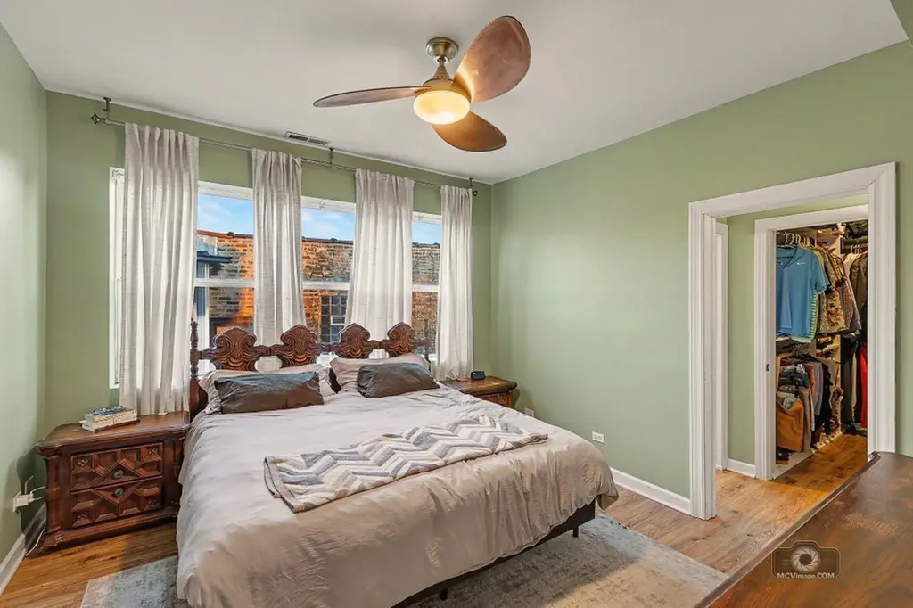 4704 North Sawyer Avenue Chicago IL 60625