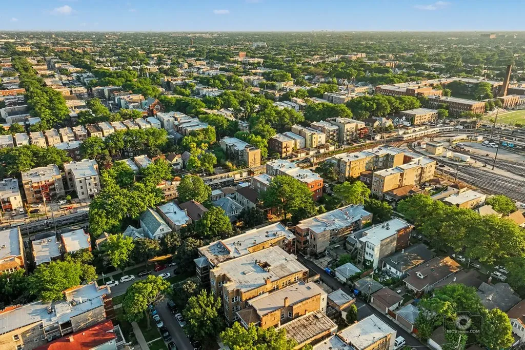 4704 North Sawyer Avenue Chicago IL 60625