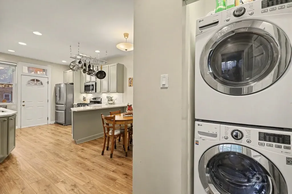 4704 North Sawyer Avenue Chicago IL 60625