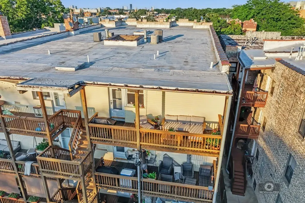 4704 North Sawyer Avenue Chicago IL 60625