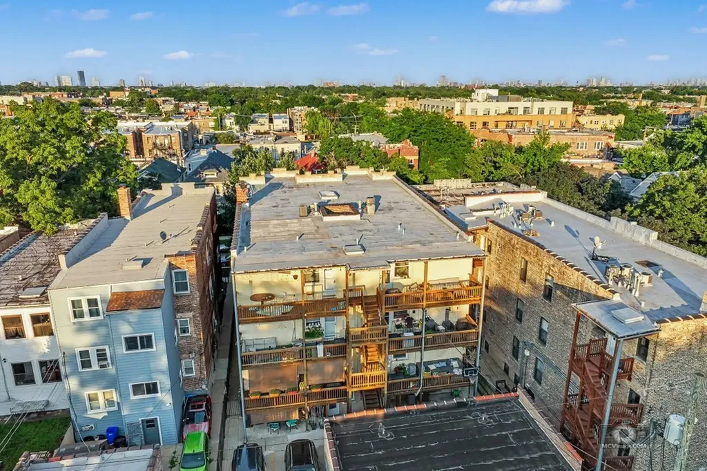 4704 North Sawyer Avenue Chicago IL 60625