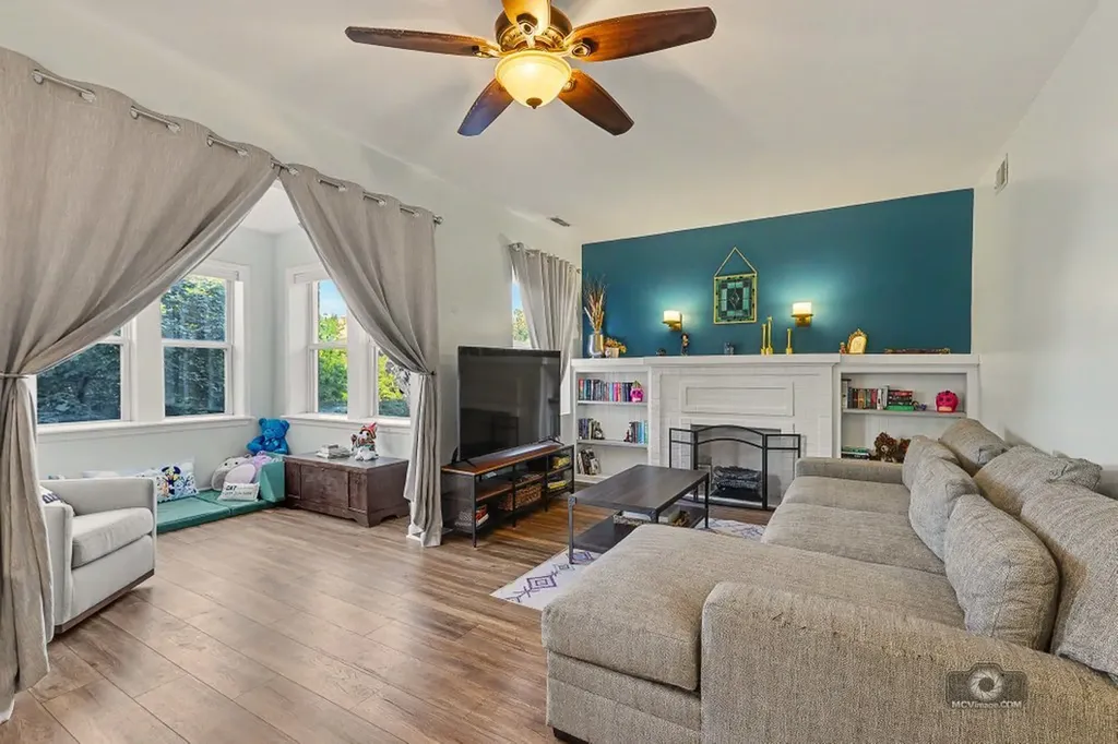 4704 North Sawyer Avenue Chicago IL 60625