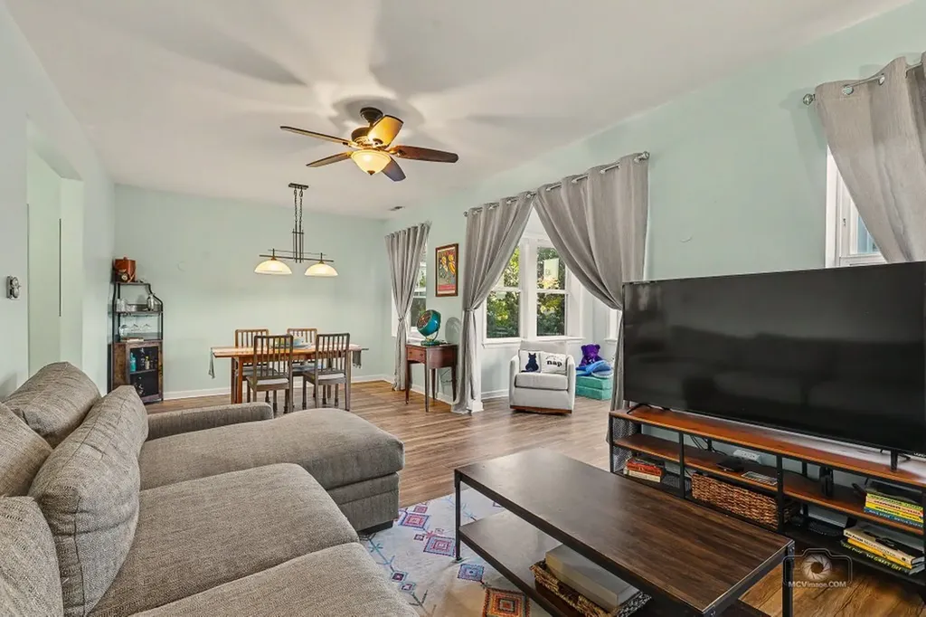 4704 North Sawyer Avenue Chicago IL 60625